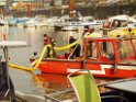 Einsatz BF Koeln Treibstoff auffangen Koeln Rheinauhafen P091